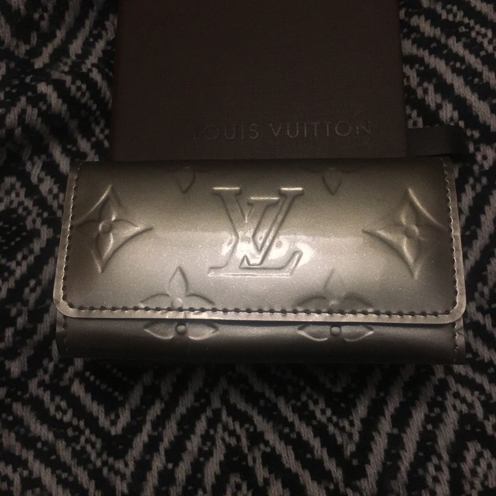 Louis Vuitton Multicles Key Holder leather NWT